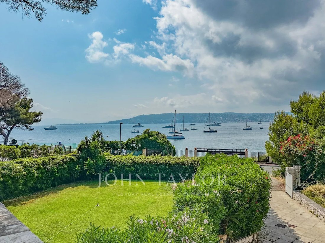 Villa a Antibes, Provenza-Alpi-Costa Azzurra, Francia 1 - 10752623