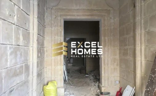 Townhouse in Senglea, Malta 1