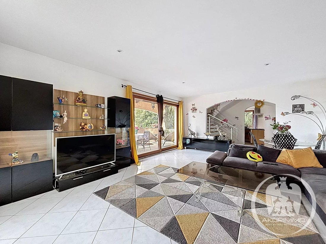 Villa in Sainte-Agnes, Provence-Alpes-Côte d'Azur, France 2 - 15837348