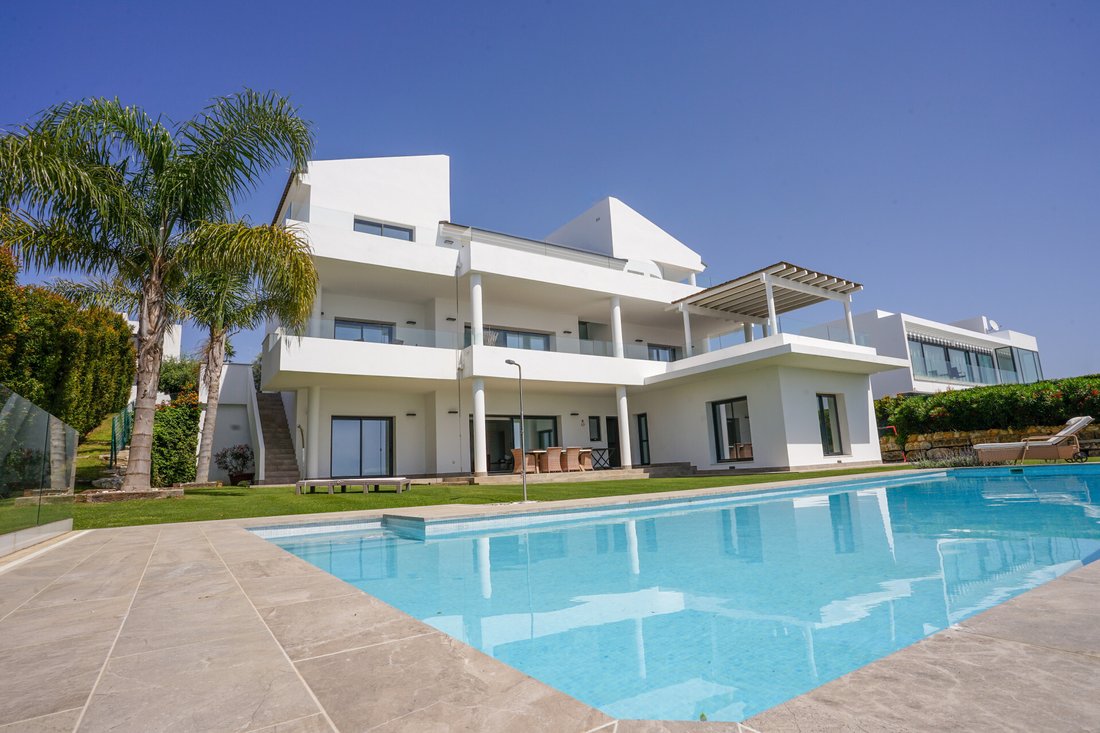 Villa in La Alcaidesa, San Roque, Andalusia 2 - 14472851