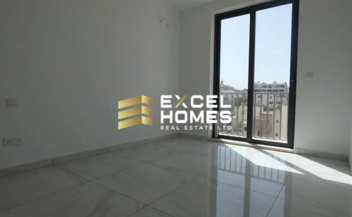 Penthouse in San Ġiljan, Malta 1