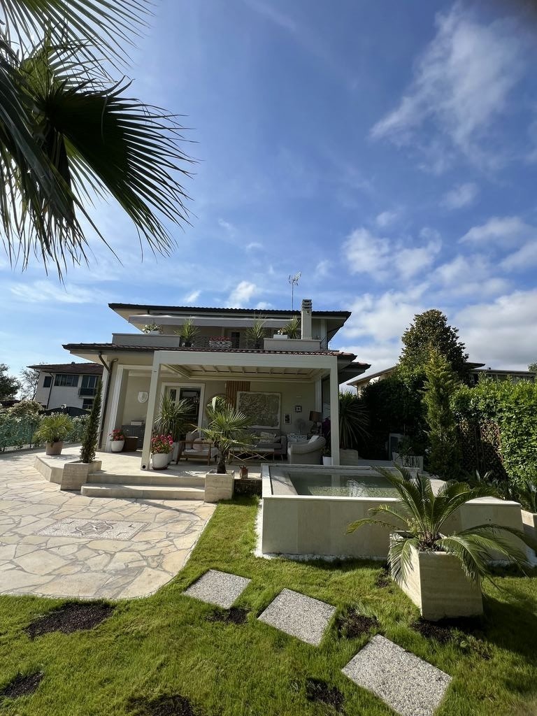 Villa in Center, Forte dei Marmi, Tuscany 2 - 15744203