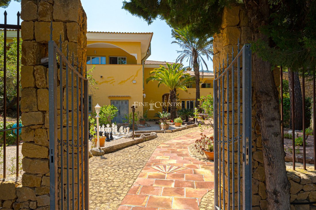 Villa in Tarbena, Valencian Community, Spain 4 - 15841868