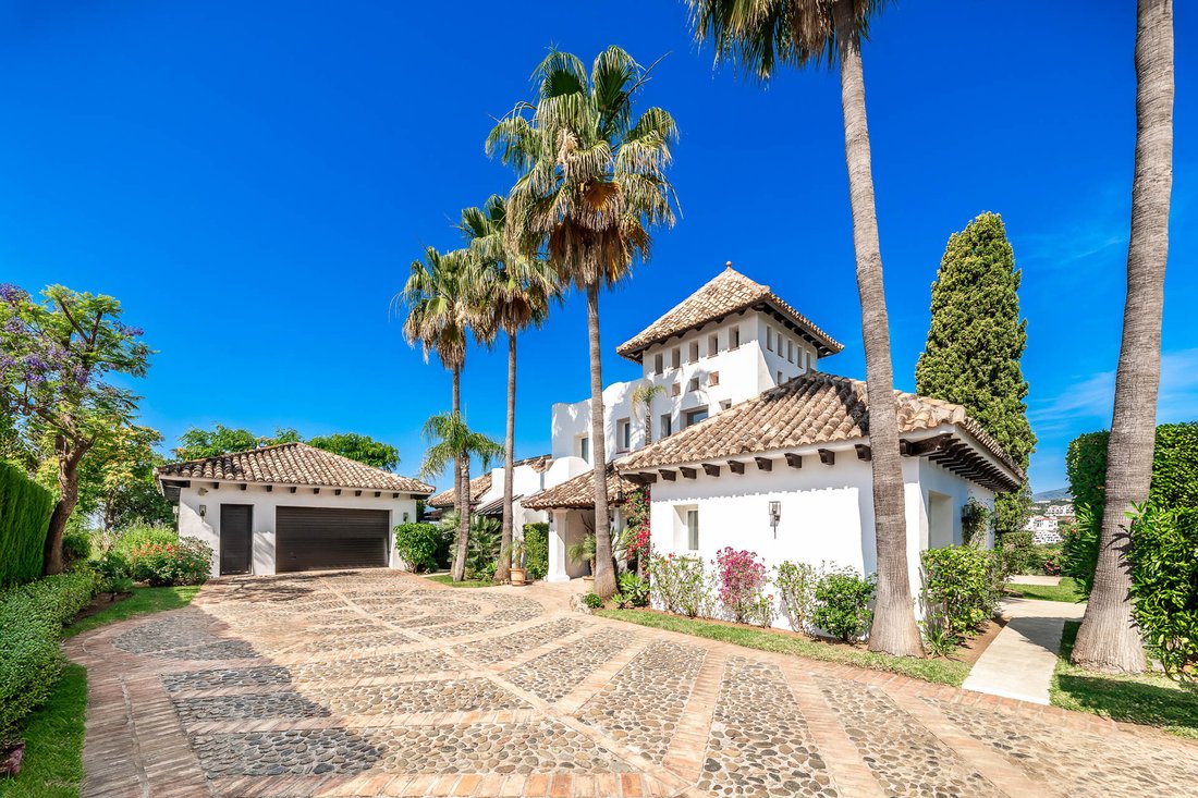 Villa in La Quinta, Benahavis, Andalusia 3 - 15841746