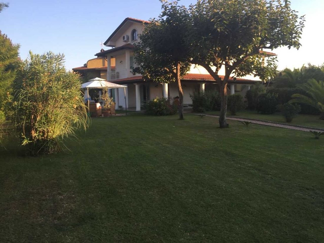 House in Center, Forte dei Marmi, Tuscany 3 - 15744635