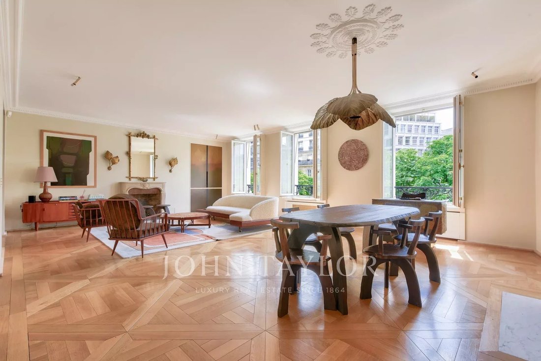 Apartment in Triangle d'Or, Paris 8e Arrondissement, Paris 2 - 15797158