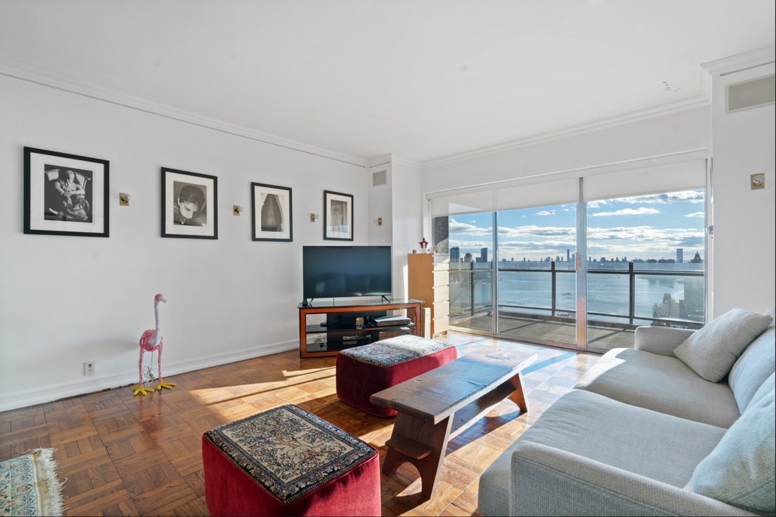 Co Op in New York, New York, United States 3 - 15842113