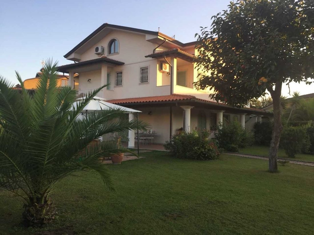 House in Center, Forte dei Marmi, Tuscany 2 - 15744635