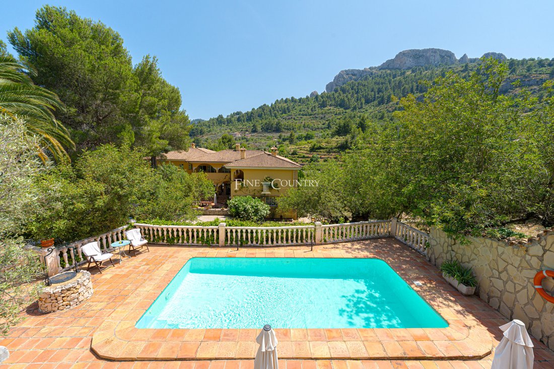 Villa in Tarbena, Valencian Community, Spain 2 - 15841868