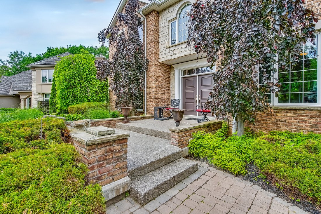 House in Niagara Falls, Ontario, Canada 4 - 15853686