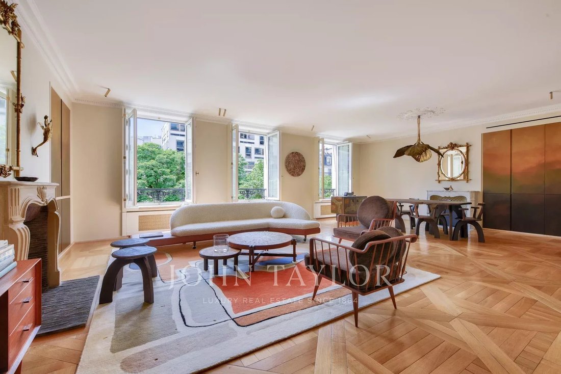 Apartment in Triangle d'Or, Paris 8e Arrondissement, Paris 4 - 15797158