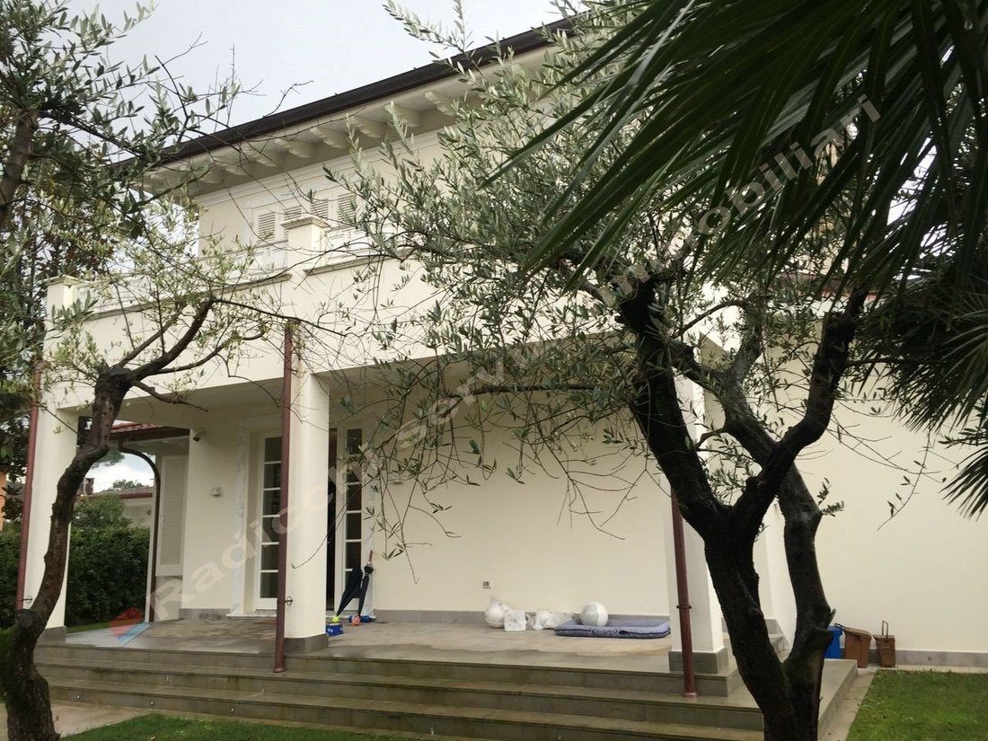 Villa in Center, Forte dei Marmi, Tuscany 3 - 15743328
