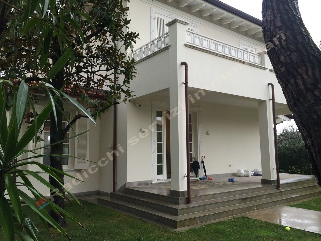 Villa in Center, Forte dei Marmi, Tuscany 2 - 15743328