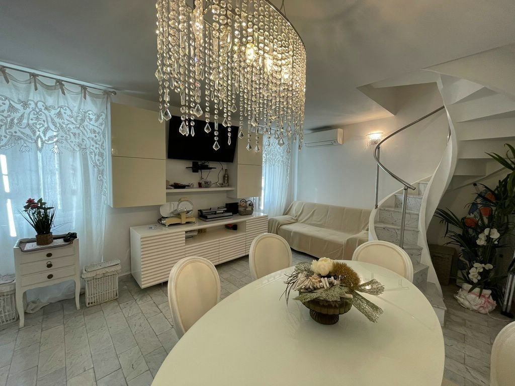 House in Center, Forte dei Marmi, Tuscany 4 - 15744019