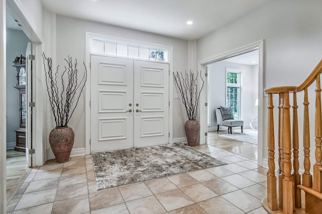 House in Niagara Falls, Ontario, Canada 5 - 15853686