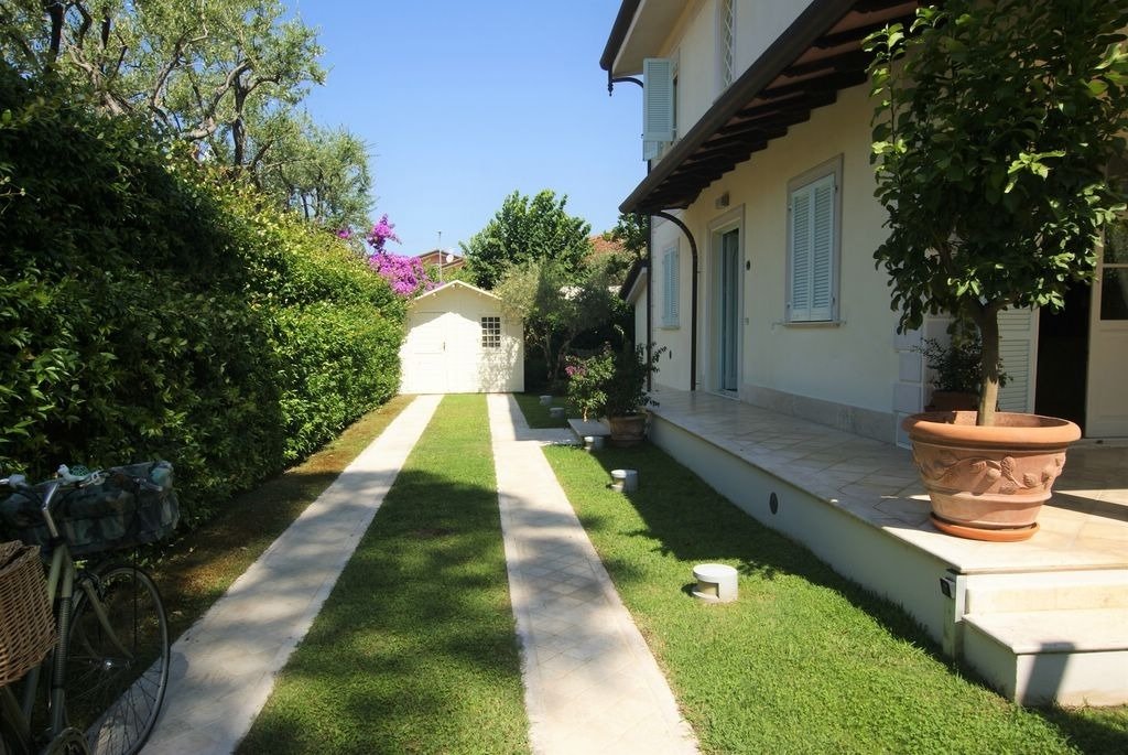 Villa in Center, Forte dei Marmi, Tuscany 2 - 15744275