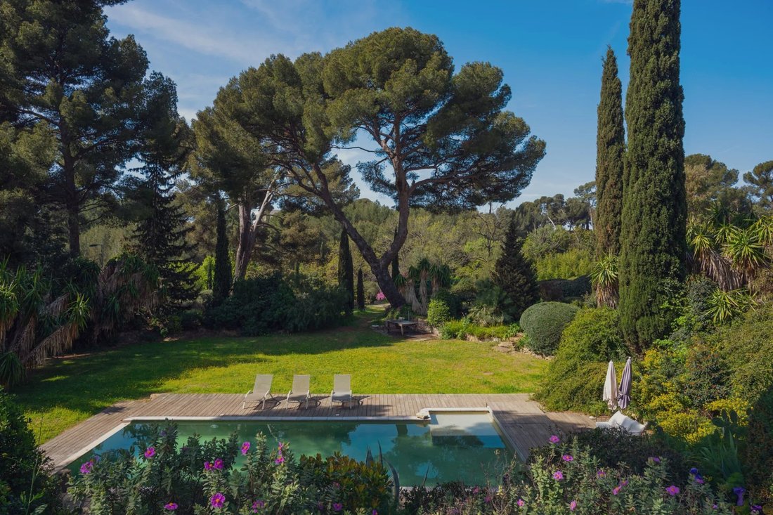 Villa in Toulon, Provence-Alpes-Côte d'Azur, France 2 - 15841640
