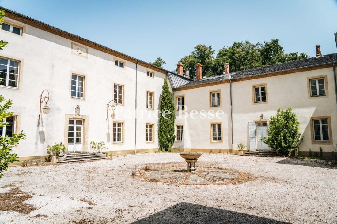 Château de la Sizeranne: A Walled Kingdom of Whispering Woods & Golden Light