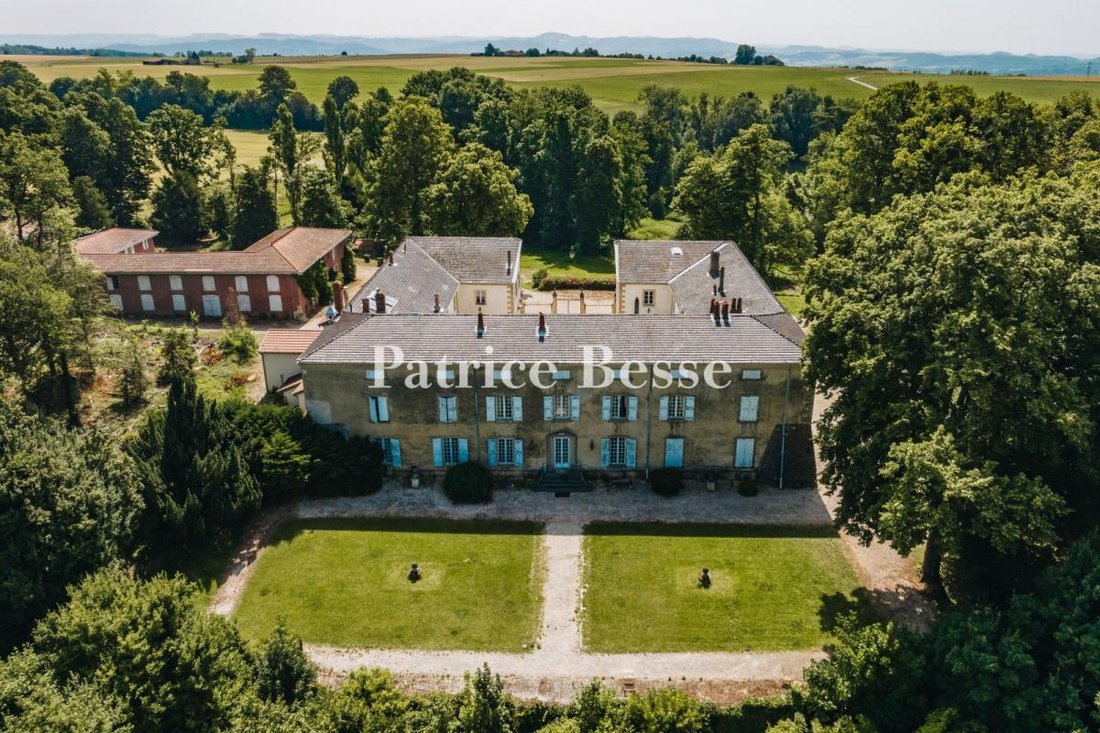Château de la Sizeranne: A Walled Kingdom of Whispering Woods & Golden Light