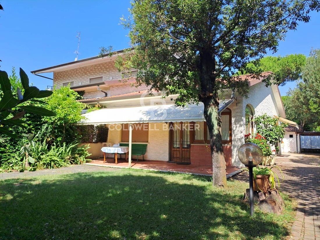 Villa in Vittoria Apuana, Forte dei Marmi, Tuscany 1 - 15817907