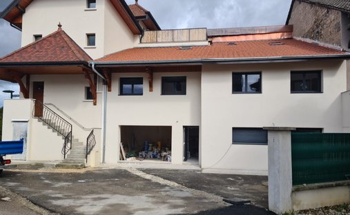 Castle for Sale in Bons-en-Chablais, Auvergne-Rhône-Alpes, France