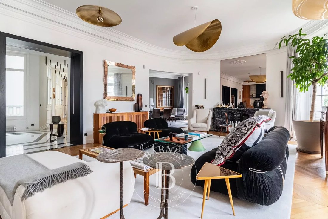 Apartment in Porte Dauphine, Paris 16e Arrondissement, Paris 4 - 15838488