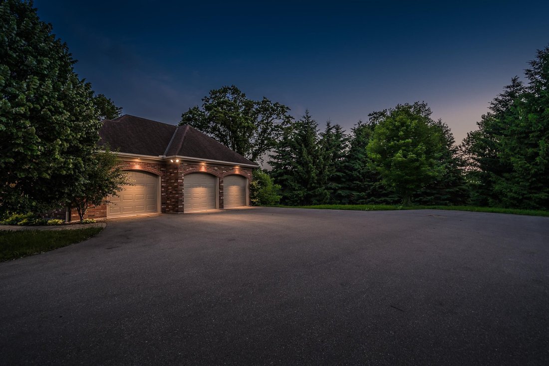 House in Breslau, Ontario, Canada 4 - 15841181