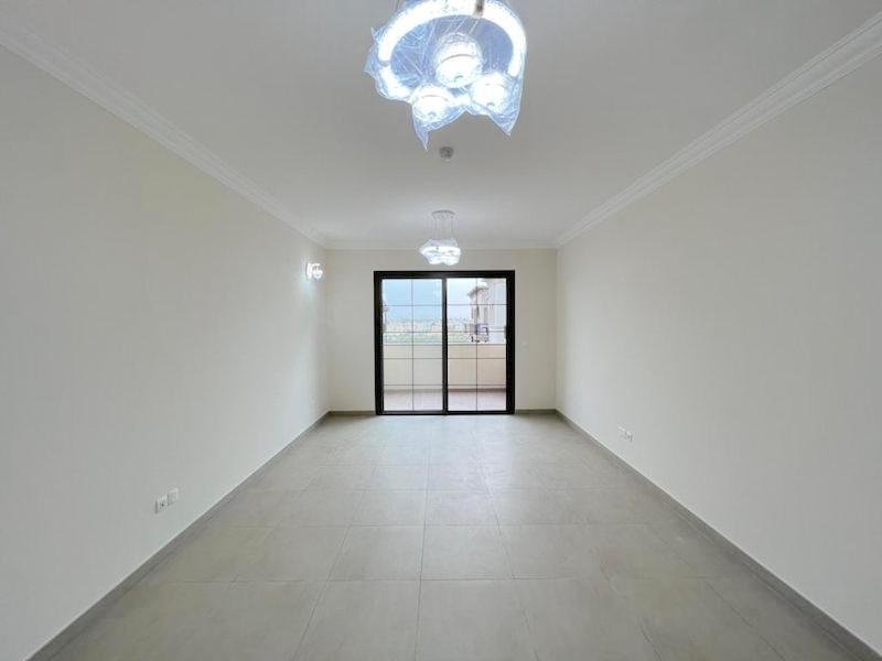 Apartment in Muhaisnah, Dubai, United Arab Emirates 4 - 14720356