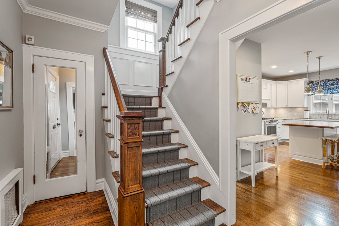 House in Garden City, New York, United States 2 - 15841390