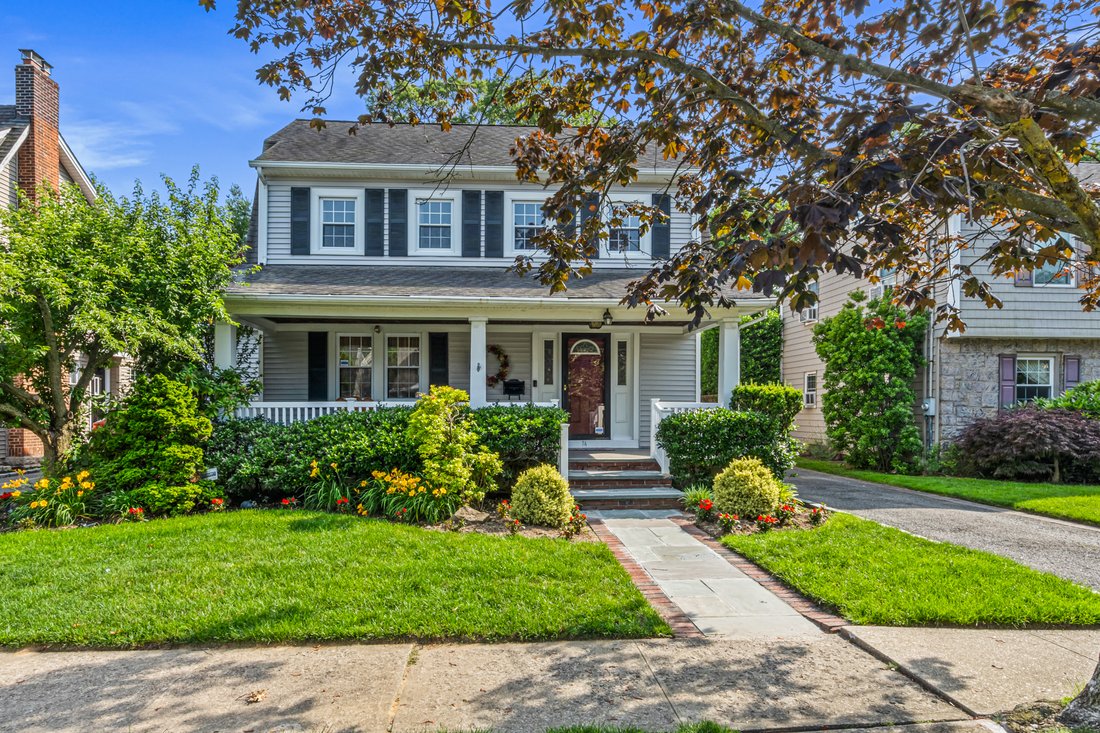 House in Rockville Centre, New York, United States 1 - 15841388