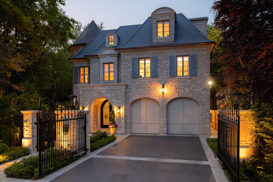 House in Toronto, Ontario, Canada 1 - 15841680