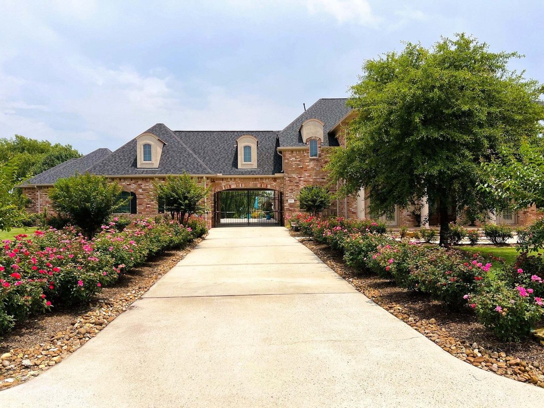 House in Willis, Texas, United States 2 - 15842802