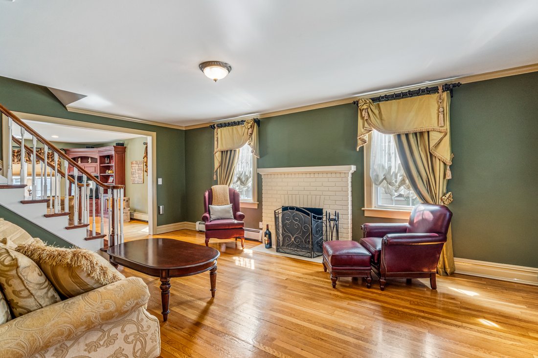 House in Rockville Centre, New York, United States 5 - 15841388