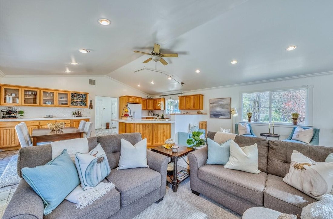 House in Salinas, California, United States 3 - 15841488