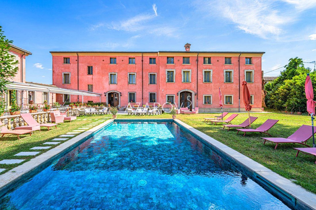 Villa in Luzzara, Emilia-Romagna, Italy 1 - 15838879