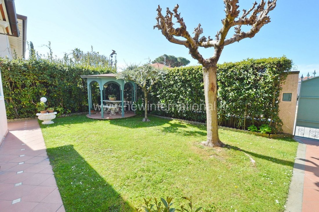 House in Center, Forte dei Marmi, Tuscany 5 - 12399161