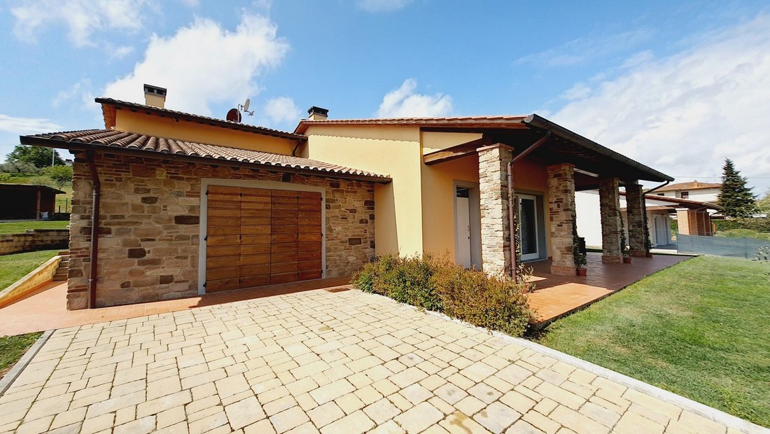 Villa in Monte San Savino, Tuscany, Italy 5 - 15841517