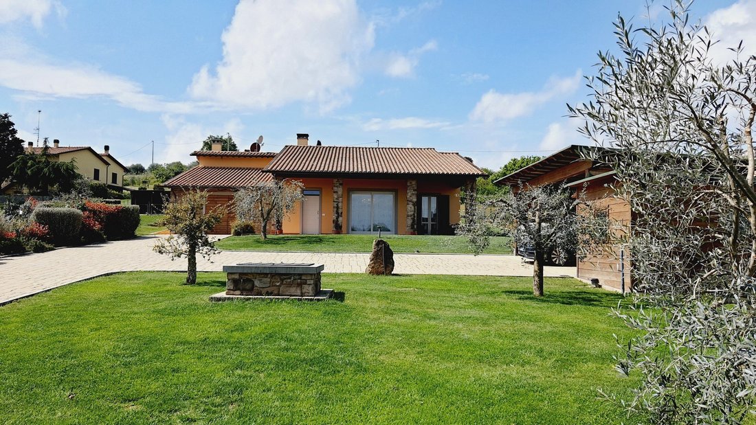 Villa in Monte San Savino, Tuscany, Italy 2 - 15841517