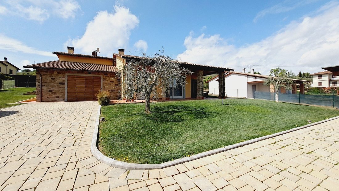 Villa in Monte San Savino, Tuscany, Italy 4 - 15841517