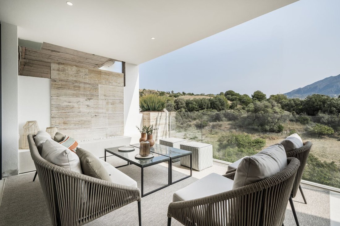 Apartment in Puerto Banus, Marbella, Spain 2 - 15839188