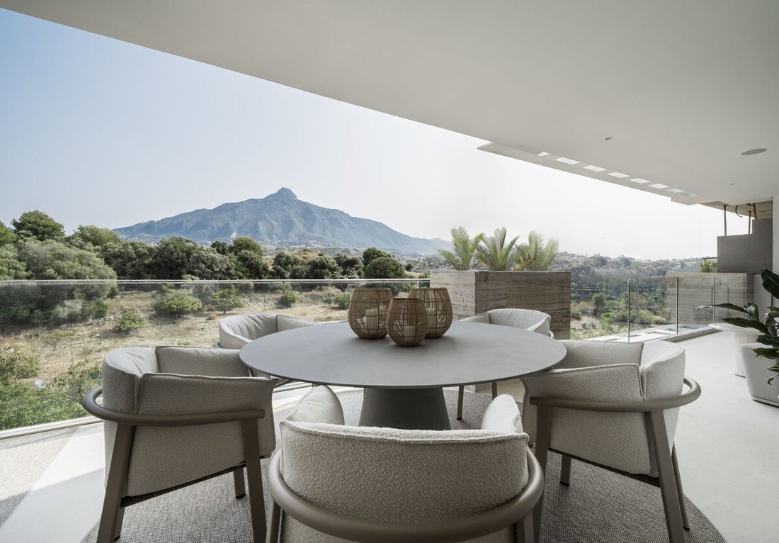 Apartment in Puerto Banus, Marbella, Spain 3 - 15839188