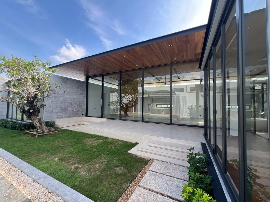 Villa in Thep Krasattri, Phuket, Thailand 2 - 15840015
