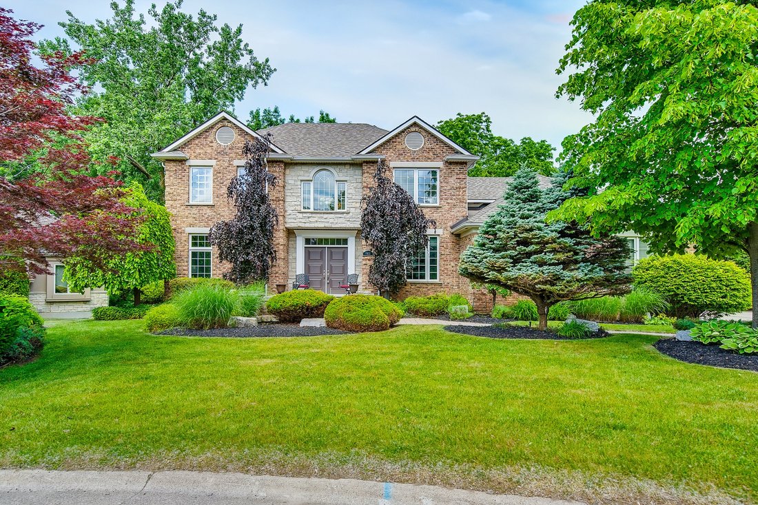 House in Niagara Falls, Ontario, Canada 1 - 15853686