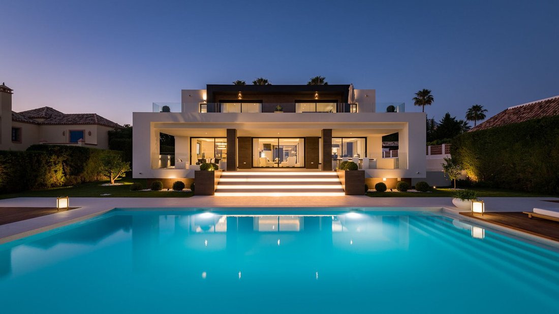 Villa in Puerto Banus, Marbella, Spain 1 - 15842968