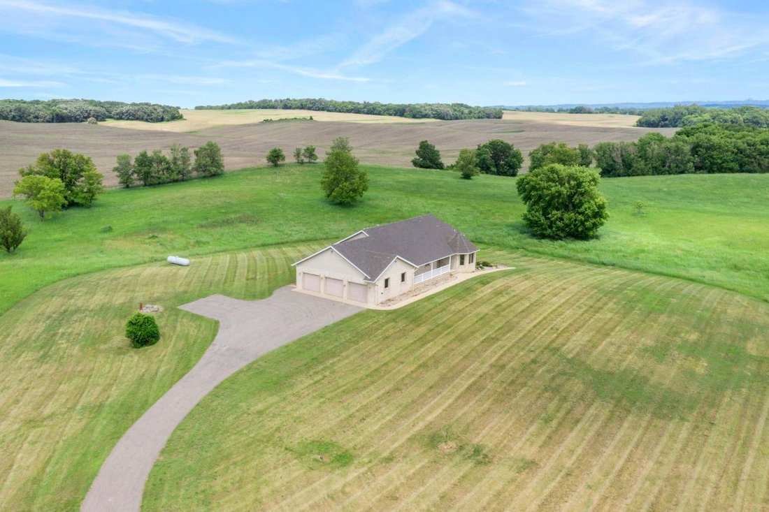 House in Starbuck, Minnesota, United States 3 - 15843701
