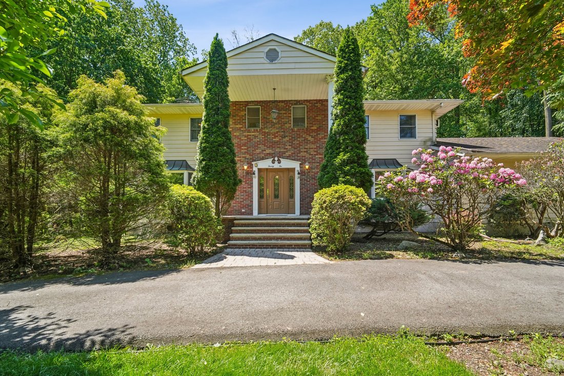 House in Saddle River, New Jersey, United States 3 - 15843289