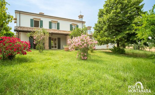 Castle for Sale in San Clemente, Tuscany, Italy