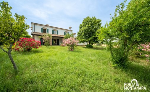 Castle for Sale in San Clemente, Tuscany, Italy