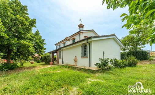 Castle for Sale in San Clemente, Tuscany, Italy