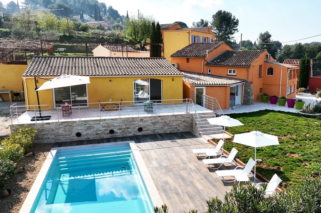 Maison à Le Beausset, Provence-Alpes-Côte d'Azur, France 3 - 15845662